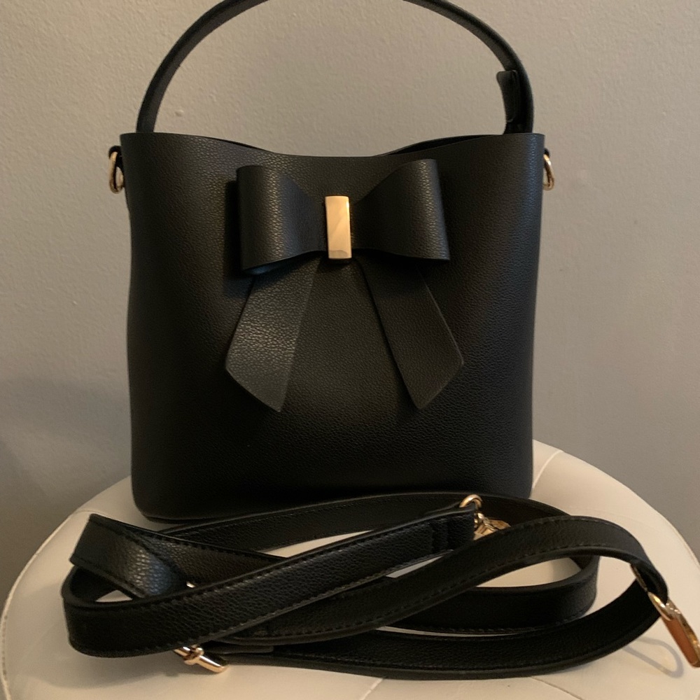 Simple Black Purse - Picture 5 of 8